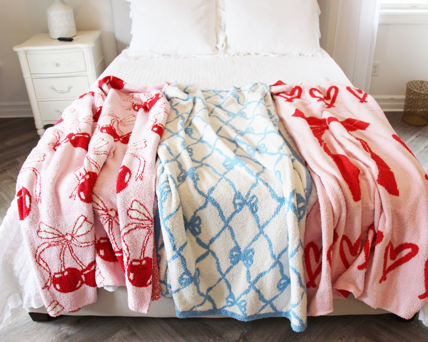 Bow-Tastic Gianna Cozy Blankets Cherry Blossom