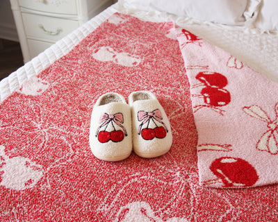 Bow-Tastic Gianna Cozy Blankets Cherry Blossom